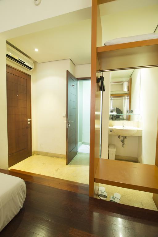 Hotel Reddoorz @ Gegerkalong Girang Bandung Exterior foto