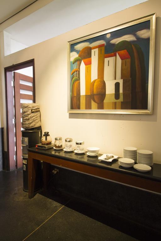 Hotel Reddoorz @ Gegerkalong Girang Bandung Exterior foto