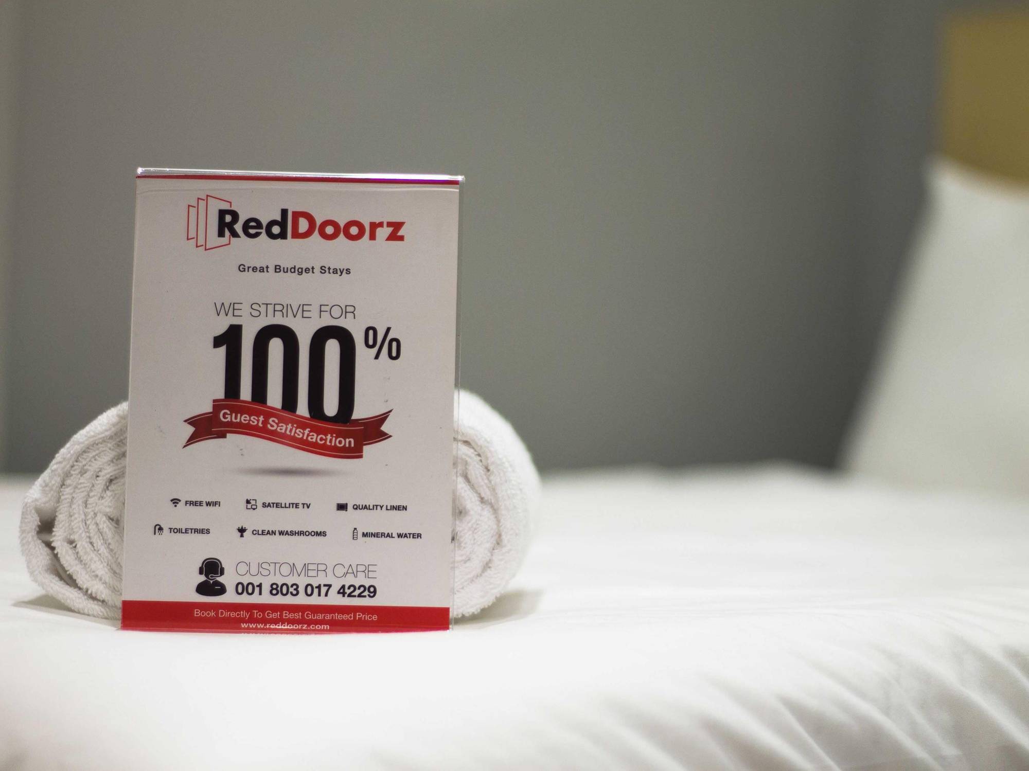 Hotel Reddoorz @ Gegerkalong Girang Bandung Exterior foto